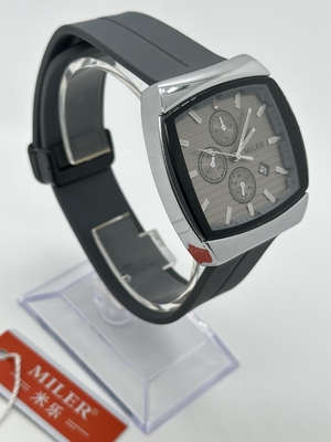Form Meets Function Men s Quartz Wrist Watch with Style and Performance
