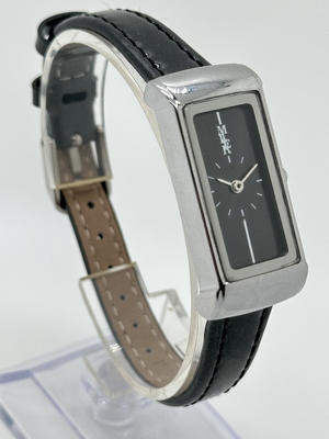 Engraved Waterproof Leather Strap Quartz Watch Modern Luxury Stylish Watch