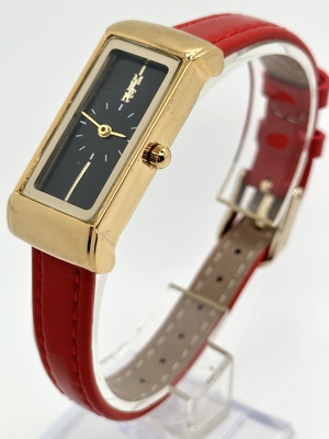 Engraved Red Leather Ladies Watch Quartz Watch For Classic And Modern Style