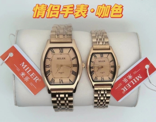 Elegant Analog Quartz Stylish Couple Watch With Stainless Steel Case And Buckle Strap
