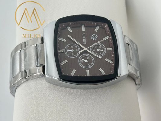 Men's Quartz Watch with 1 Year Battery Life Square Case and Scratch-Resistant Mineral Glass