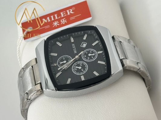 Men's Quartz Watch with 1 Year Battery Life Square Case and Scratch-Resistant Mineral Glass