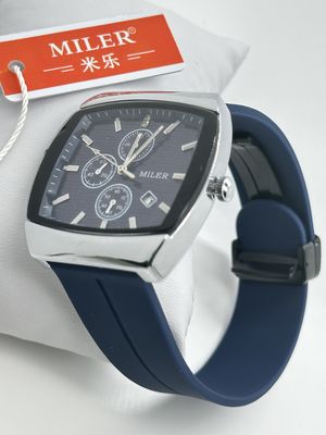 Men Fashion Watch Quartz Wrist Watch with Luminous Band Color Like The Picture