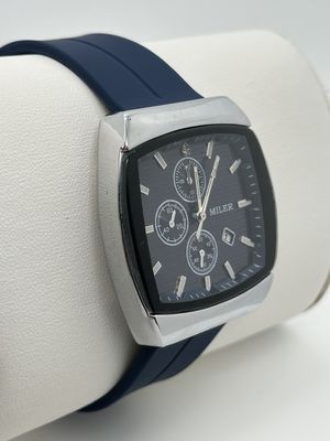 Men Fashion Watch Quartz Wrist Watch with Luminous Band Color Like The Picture