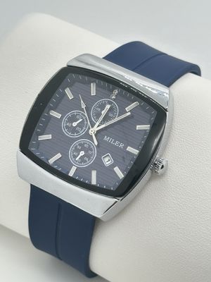 Men Fashion Watch Quartz Wrist Watch with Luminous Band Color Like The Picture